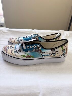 Vans Mickey Aloha Disney Print